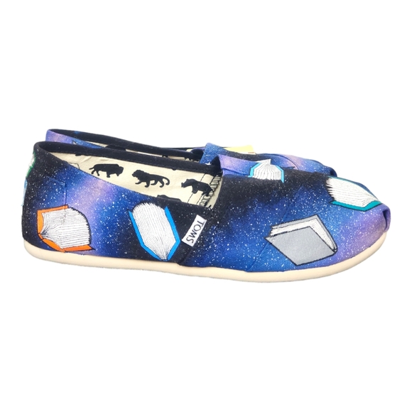 TOMS × B Street Shoes Custom Handpainted Galaxy Books Canvas Slip-on Shoes - Picture 7 of 10